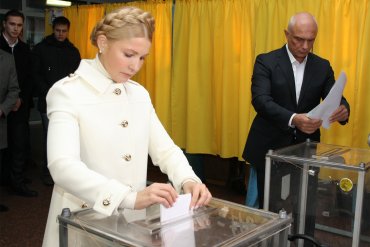 Тимошенко заявила о массовых фальсификациях на местных выборах