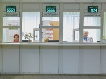 В регистратуре российской поликлиники вместе с талоном к врачу выдают молитвы и заповеди