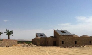 Только за счет солнца: в Египте построили уникальную деревню