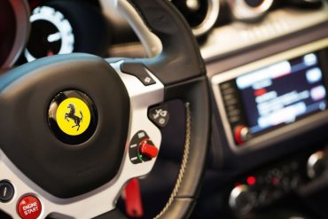 В России продажи суперкаров  Ferrari увеличились вдвое