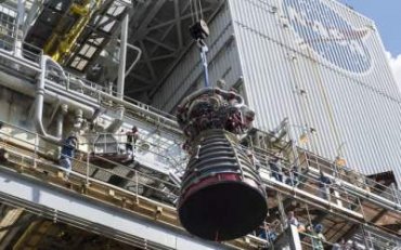 NASA показало испытания новейшего двигателя для дальнего космоса
