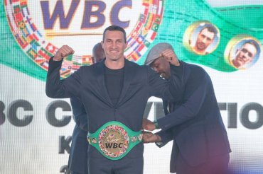Владимир Кличко получил почетный пояс чемпиона WBC