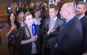Украинская делегация в ПАСЕ спела гимн вместо интервью российским СМИ