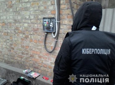 Преступная группировка в Запорожском регионе два года сбывала «блокировки» электросчетчиков