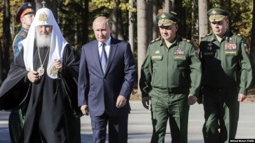 Россияне больше доверяют армии, чем Путину, – опрос