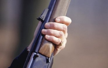 В Хмельницкой области мужчина застрелил тестя и тещу