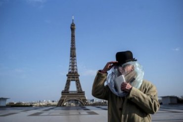 Франция вводит комендантский час из-за коронавируса