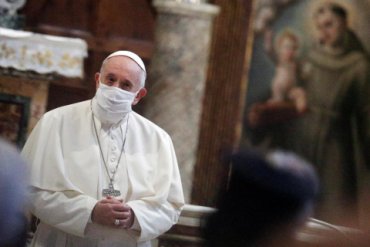 Папа Франциск впервые выступил в маске на официальном мероприятии