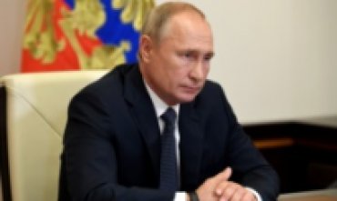 Путин «с пониманием» относится к однополым бракам