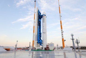 Южная Корея запустила первую собственную ракету-носитель «Нури»