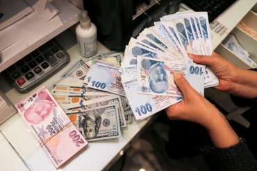Турецкая лира рекордно обвалилась после решения Эрдогана выслать послов 10 стран