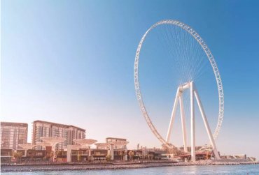 В Дубае запустили самое большое в мире колесо обозрения. Видео