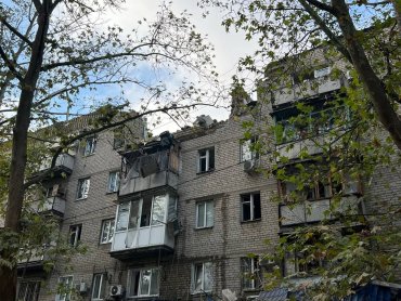 Ночью россияне обстреляли Николаев: ракета попала в многоэтажку
