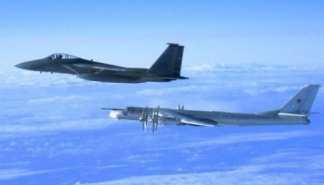 Истребители США перехватили российские бомбардировщики возле Аляски
