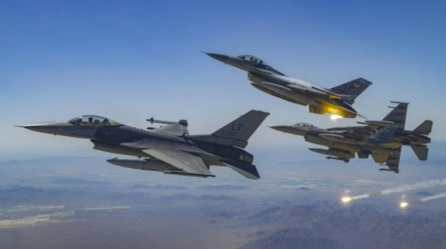 Данія передасть Україні винищувачі F-16 на початку наступного року