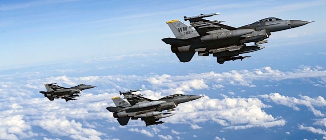 На Близький Схід прибула ескадрилья F-16 із США