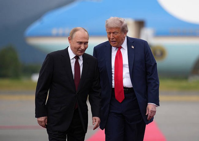 Трамп тисне на Путіна і Зеленського для припинення війни в Україні – посол США при НАТО