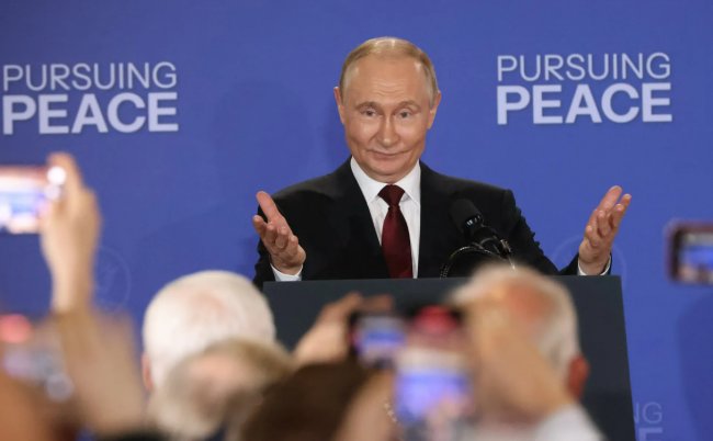 &laquo;Усі сиділи як дурні&raquo;: як Трамп підставив Україну дизельною угодою з Путіним