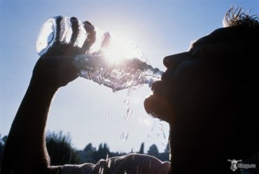В Канаде придумали устройство, которое добывает питьевую воду из воздуха