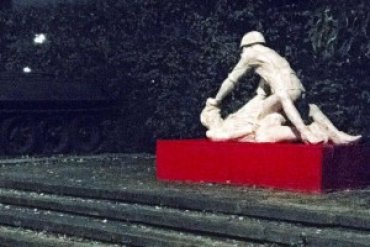 Польского студента посадят за антисоветский памятник?