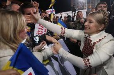 Тимошенко призывает смести Януковича, если он не подпишет соглашение с ЕС