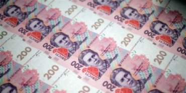 Заработные платы украинцев переведут в три банка