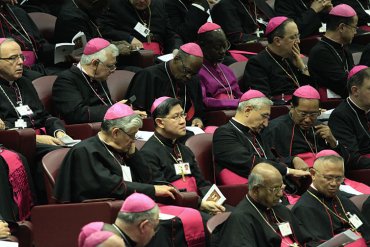 Папа Римский изменил правила выхода епископов на пенсию