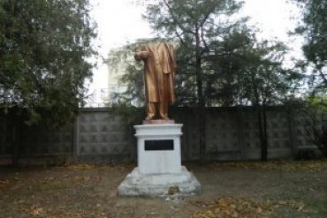Милиция расследует снос памятника Ленину в Запорожье
