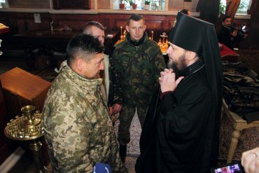 Сумская епархия УПЦ МП для военных приобрела бронежилеты и другие средства защиты