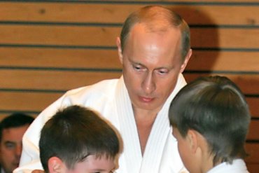Путину присвоен восьмой дан по карате