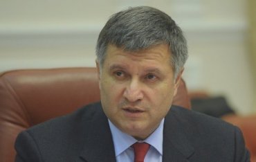 Министр Аваков блокирует объявление в международный розыск своего партнера-мошенника Павла Овчаренко