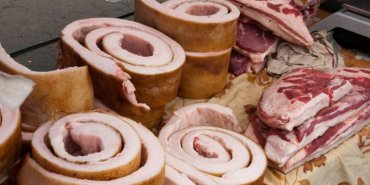 РФ не пустила 25 тонн свинины из Украины
