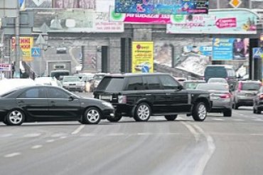 Турчинова уличили в грубом нарушении правил дорожного движения