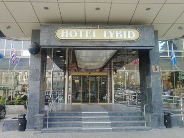 Русские штурмуют гостиницу в центре Киева