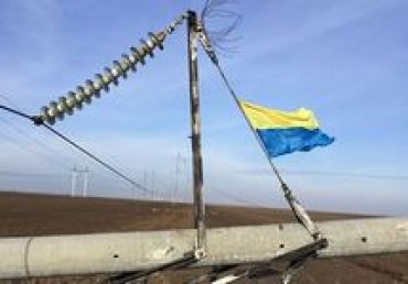 Подрывы ЛЭП могут оставить Крым без электричества