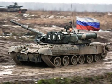 К границе с Херсонской областью Россия подвела танки и «Грады»