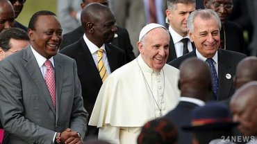 Папа Франциск впервые посетил Африку