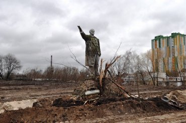 В Киеве нашли уцелевший памятник Ленину