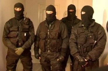 У владельца частной границы на Закарпатье обнаружили склад оружия и наркотиков