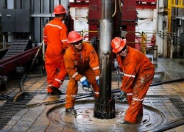 Oxford Economics: цена нефти в 2018 г снизится до $55 на фоне роста производства