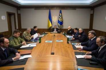 Порошенко срочно созвал Военный кабинет из-за ситуации в Луганске