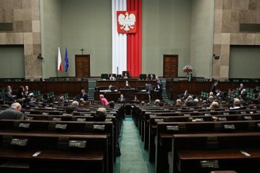 Сейм Польши осудил коммунистическую идеологию