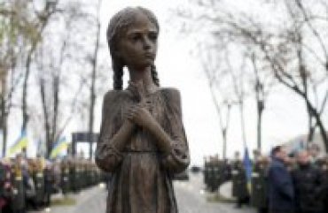 Порошенко призвал Россию покаяться за Голодомор
