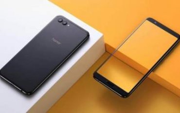 Представлен безрамочный флагманский смартфон Huawei Honor V10