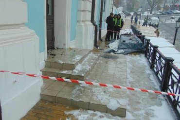 Полиция задержала мужчину, который пытался поджечь Андреевскую церковь в Киеве