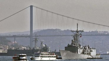 Украина будет добиваться закрытия Босфора для военных кораблей