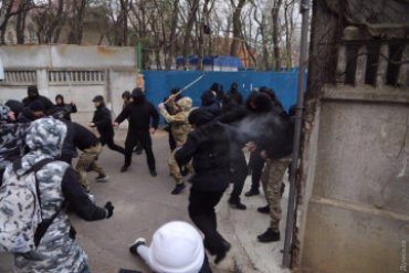 В Одессе на строительной площадке произошла массовая драка: охранники стройки напали на активистов, есть пострадавшие