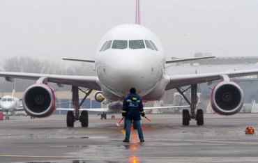 В Харькове самолет со второй попытки совершил аварийную посадку