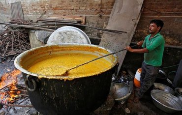 В Индии ребенок случайно сварился в котле с супом