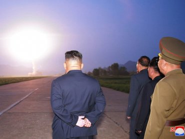 Ким Чен Ын испытал ракетную установку сверхбольшого калибра